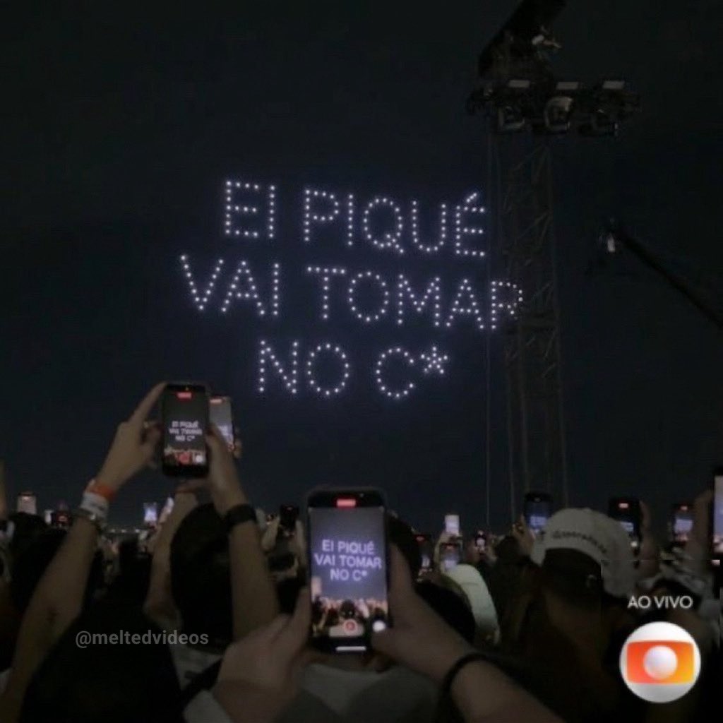 os drones do show da shakira mandando uma mensagem importante no céu: