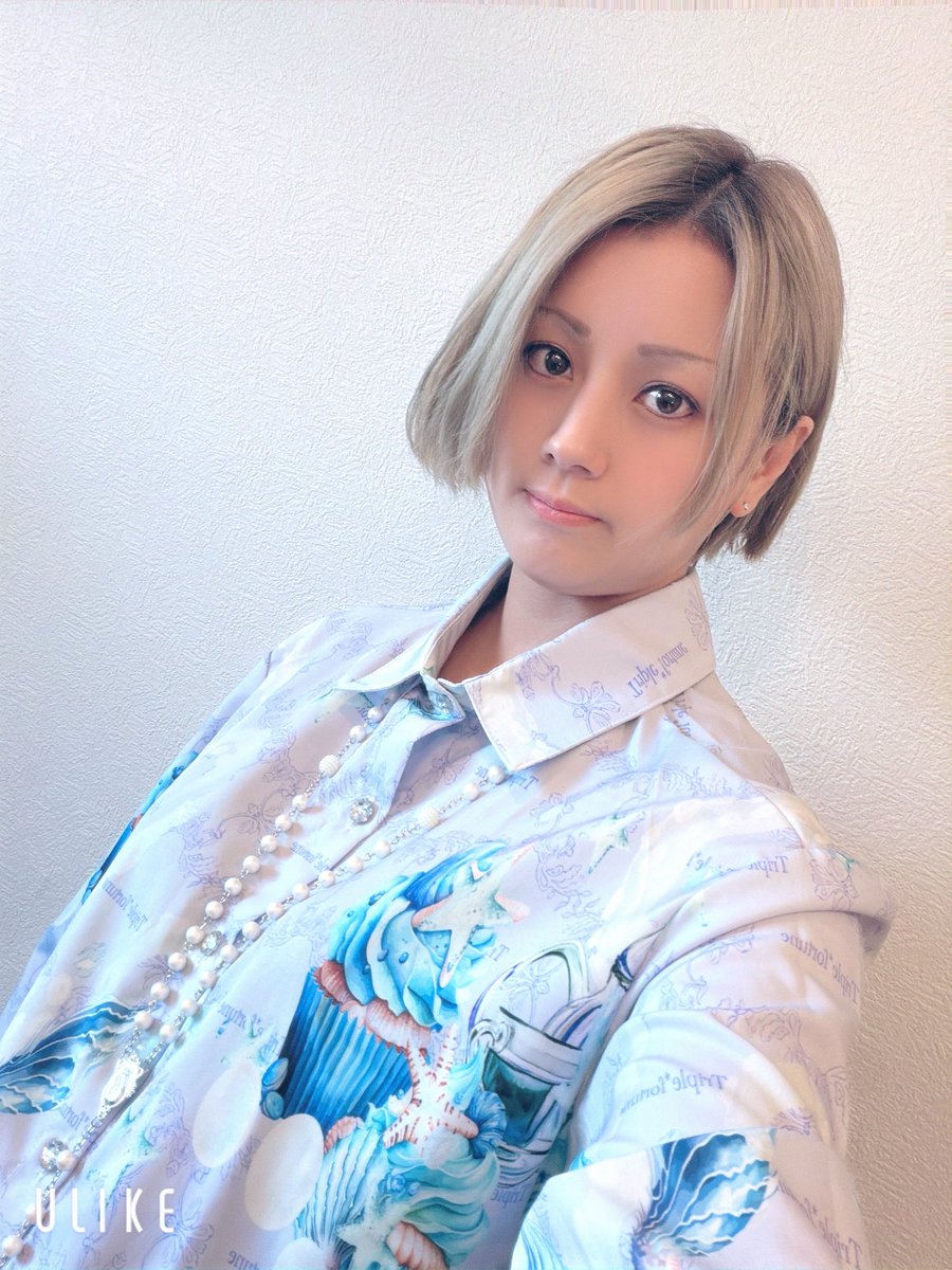 YukiBonchic's tweet photo. 今日は父の別宅で、母方の親戚たちとランチ交流会😋🍴💕
先日のトリプル展示会でお迎えした新作のシャツとアクセサリーを合わせました✨️
#トリプルフォーチュン #TripleFortune https://t.co/fN4MpykdbP