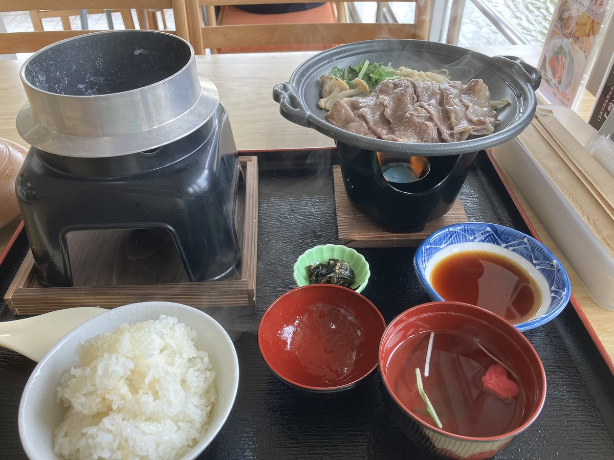 TeihenWalker's tweet photo. ちょっと早いけど
昼食は佐渡牛

 #佐渡歴史伝説館 内にある
レストラン
 #夕鶴

佐渡牛 極み膳 https://t.co/rOor7bQLd2
