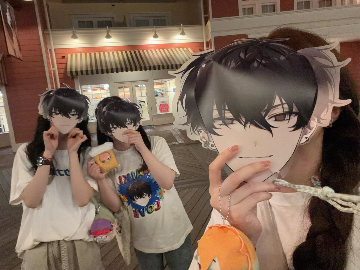 Rikka93648229's tweet photo. 3SAIKI at Disney World Orlando
🤝🤝🤝
with @MiaaaaaT1 @Zhaochang10 
 #佐伯エゴサしろ https://t.co/jQG8qW5kTM