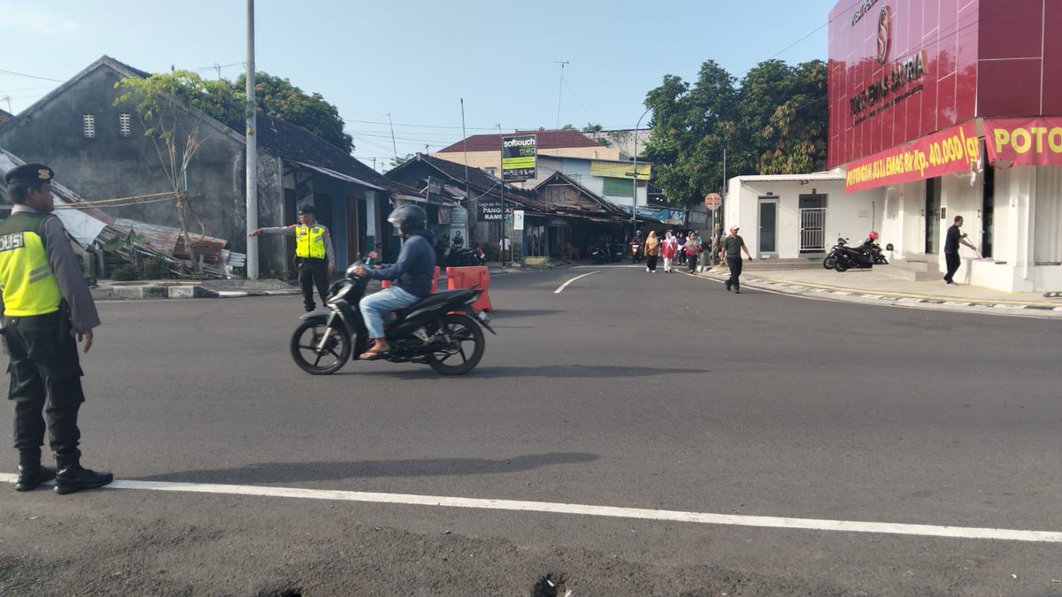 Humas Polsek Wates tweet media