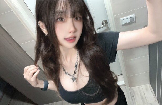 Tina tweet media