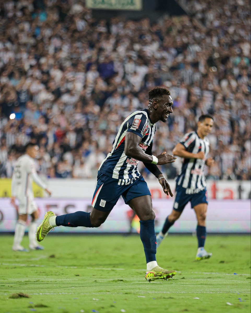 ¡TRIUNFO ‘BLANQUIAZUL’! 🔵⚪️

Con goles de Eryc Castillo y Federico Girotti, Alianza Lima venció 2-1 a CD Moquegua y se mantiene en la punta de la Liga 1.

➡️ Luis Advíncula fue amonestado y no jugará la próxima fecha ante Sporting Cristal.

<a href="/futbro_pe/">Futbro.pe</a>