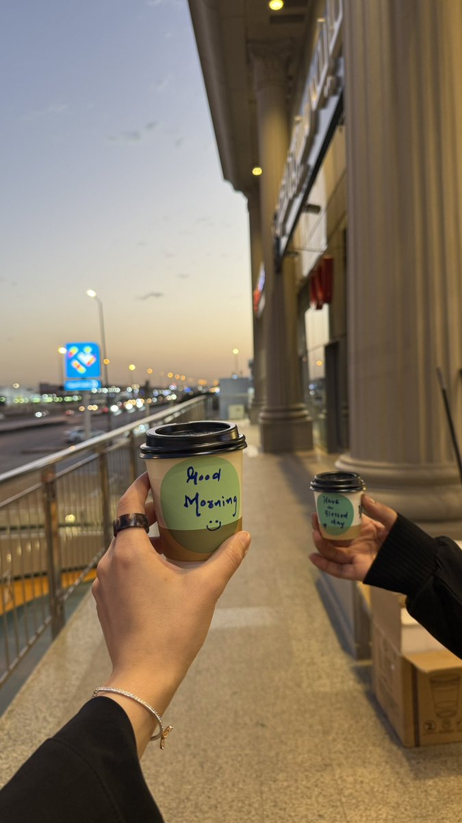 9_kholood's tweet photo. ياحلو الشروق 🌅💛 https://t.co/aZFwfrgb3R