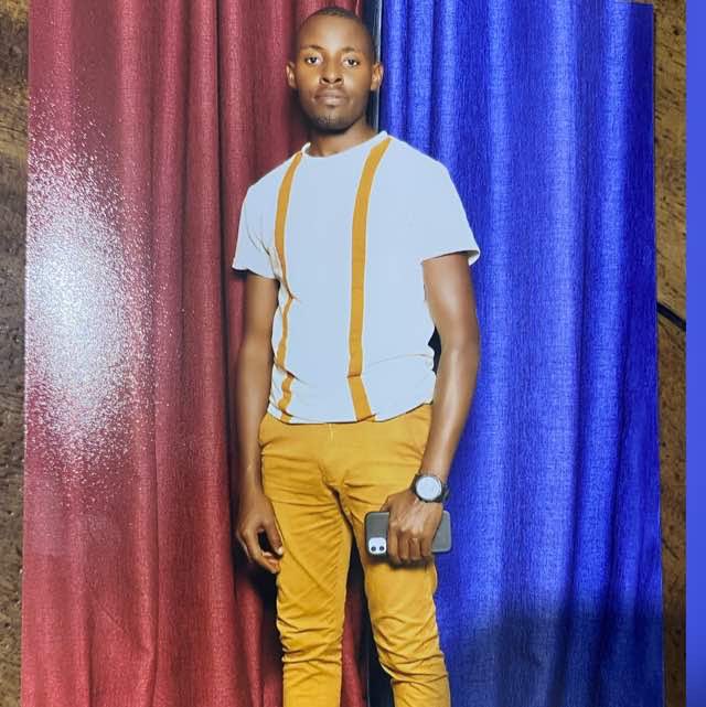 AhimbisiibweIn1's tweet photo. I am Chef from Uganda Africa ,a super for Bakery…mostly in Cakes.

And iam very ready to work in all countries where ever you see this request thanks , call: +256 705 337 738 https://t.co/741gjF0GJK