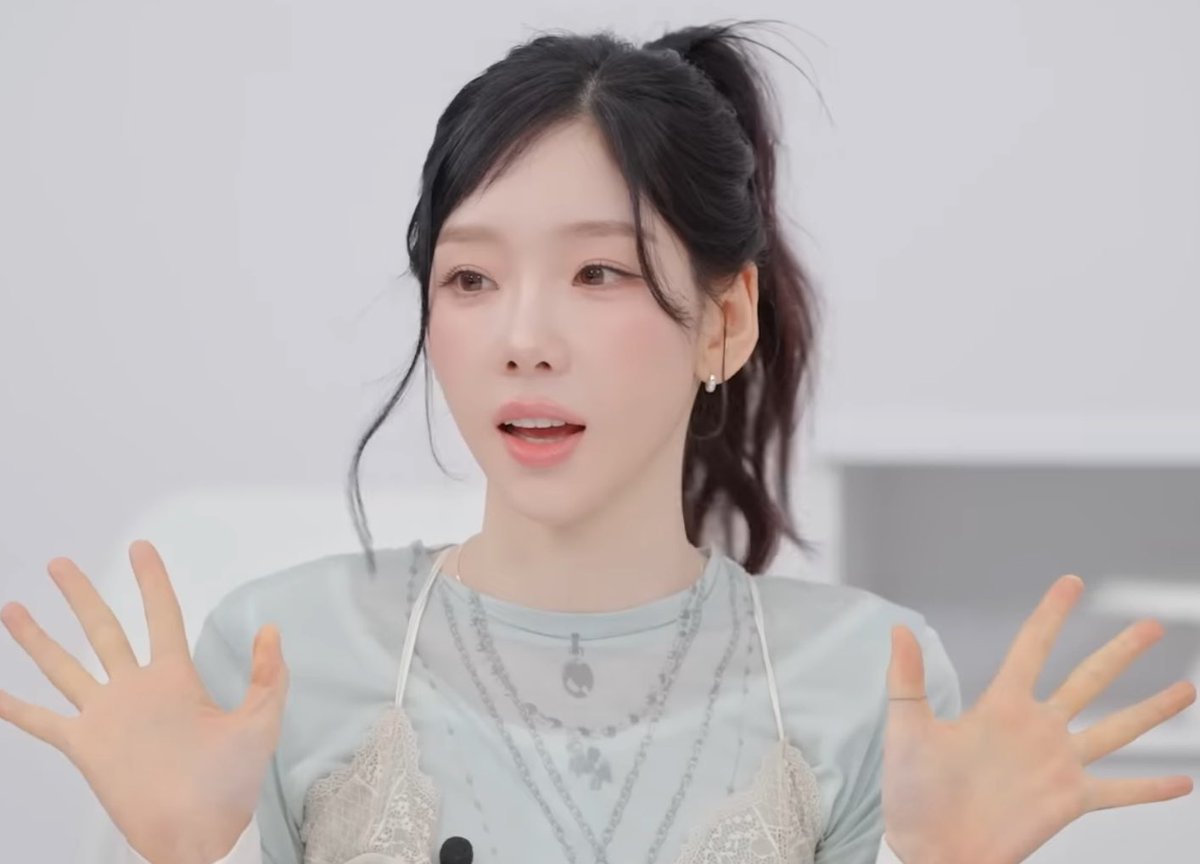 띠용 tweet media
