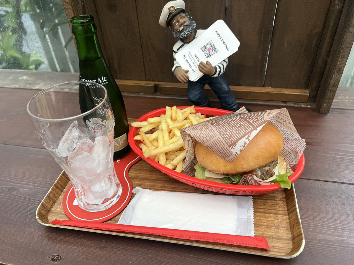 nun_045's tweet photo. 良さげなハンバーガー屋さんあった https://t.co/HOFQPYPNpx