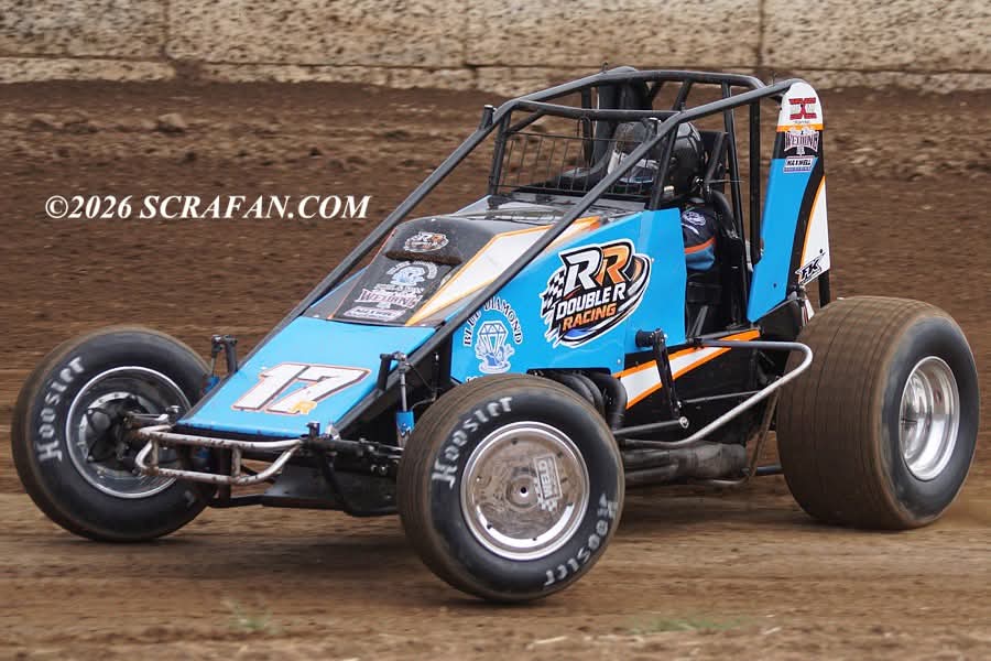 ljennings91's tweet photo. Jeff Fillingame qualifies the family owned #17R Maxim at Ventura Raceway. Photo by Lance Jennings / https://t.co/YQSmCGQNKj. https://t.co/LOh4qInzPw