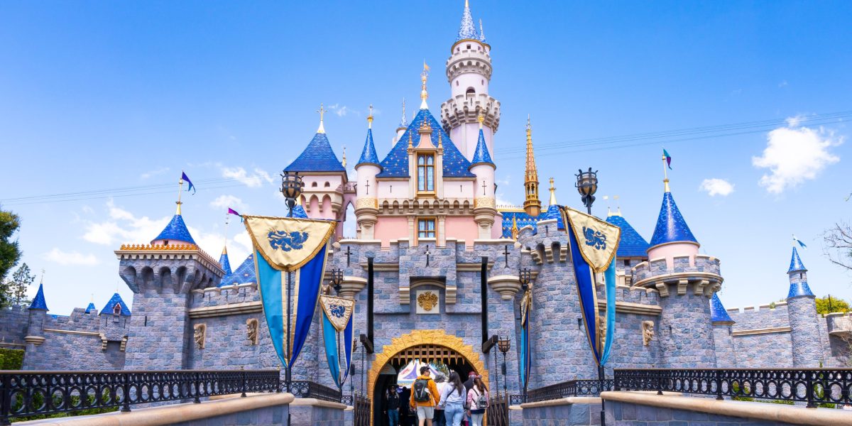 lopezunwired's tweet image. Disney’s new CEO is exploring a ‘super app’ for theme park tickets, movies and more dlvr.it/TSLMwM #technology #digital #transformation