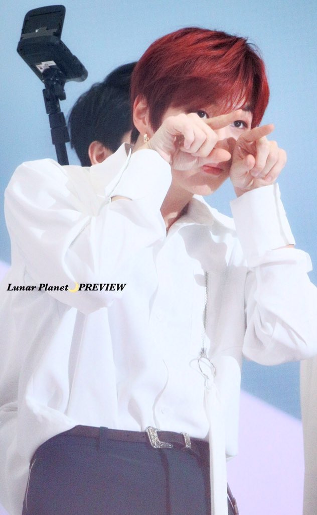 WithKDN_TH's tweet image. D-463

이렇게 장난스럽게 웃어주면
심장이 가만히 있을 수가 없어. 💓

#강다니엘 #KANGDANIEL #คังแดเนียล @kd_officialx

(2018.12.10)