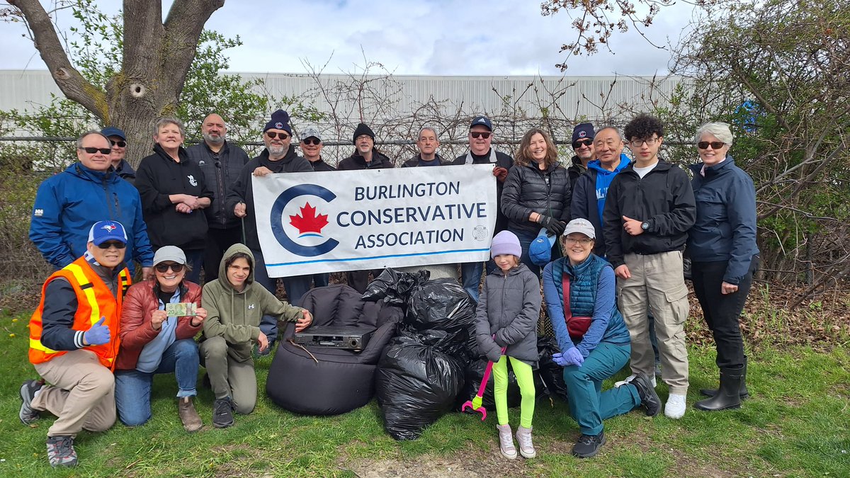burlca's tweet photo. We did it again! 🙌🌿
Even with a bit of a chill, our volunteers showed up and made a huge difference at today’s Clean Up Green Up.
So proud of this community 💙
Let’s keep building something great together!
@emilyabrown2025 https://t.co/5h1dfNwkh6
