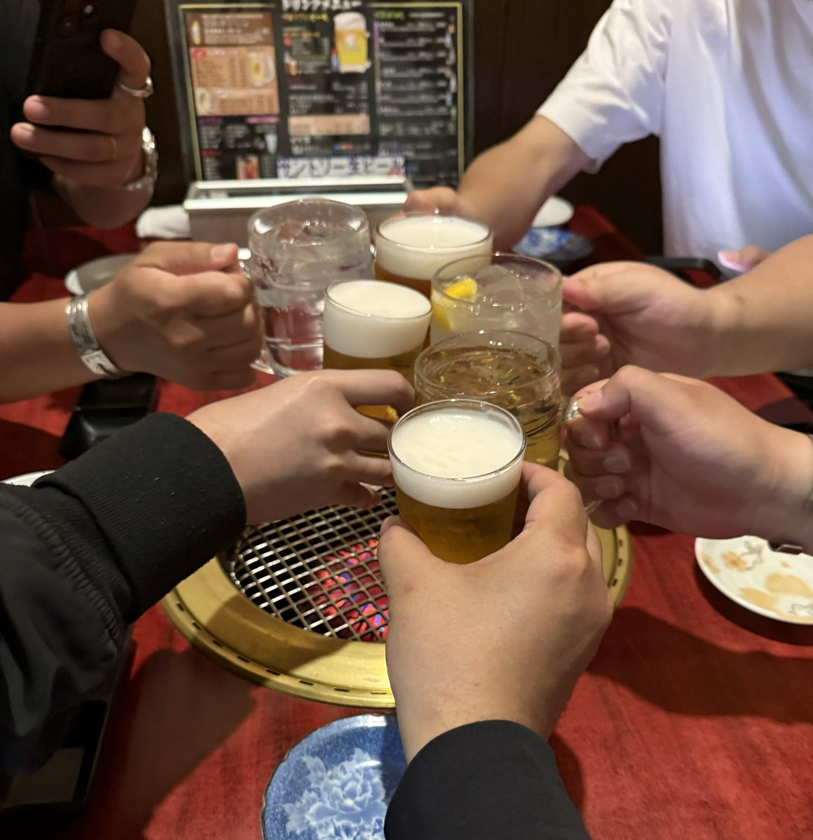 amapico's tweet photo. サボオクの後に千葉の三連星と監督、ユウヤ、俺の6人で植物と鉢を持ち寄っての植え替え大会。最高に楽しかった🪴🍻 https://t.co/ST9BbUO4MX
