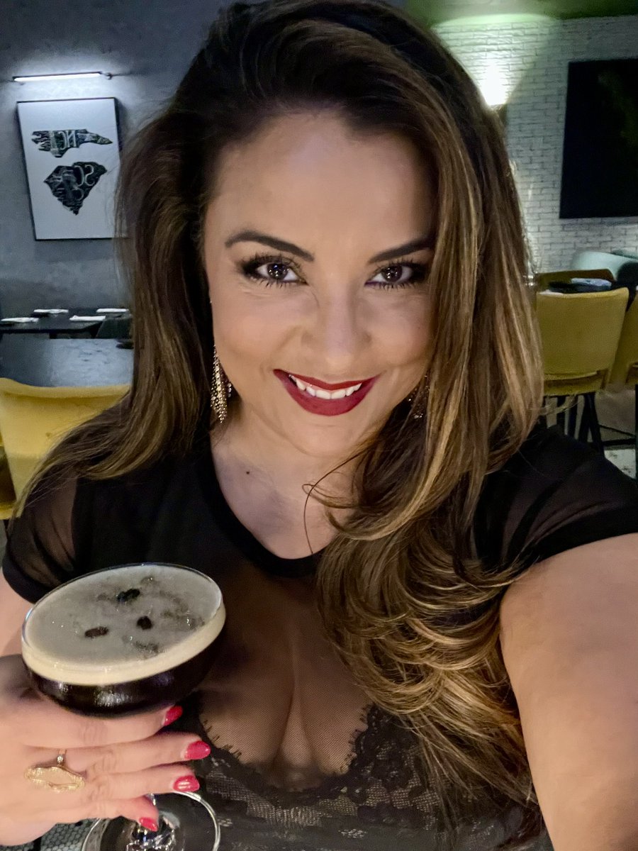 EovaldiMuse_36's tweet image. Espresso Martini with a side of shimmer✨ #SaturdayVibes