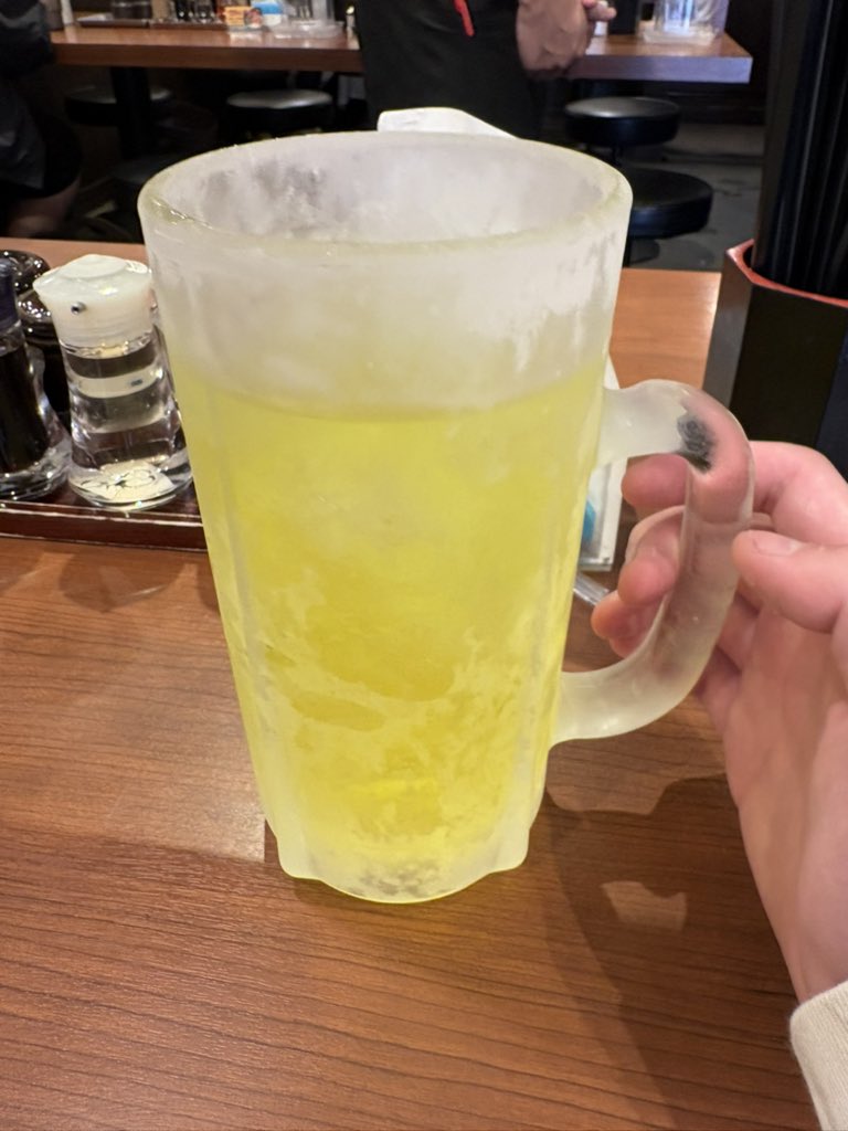 マカロフ tweet media