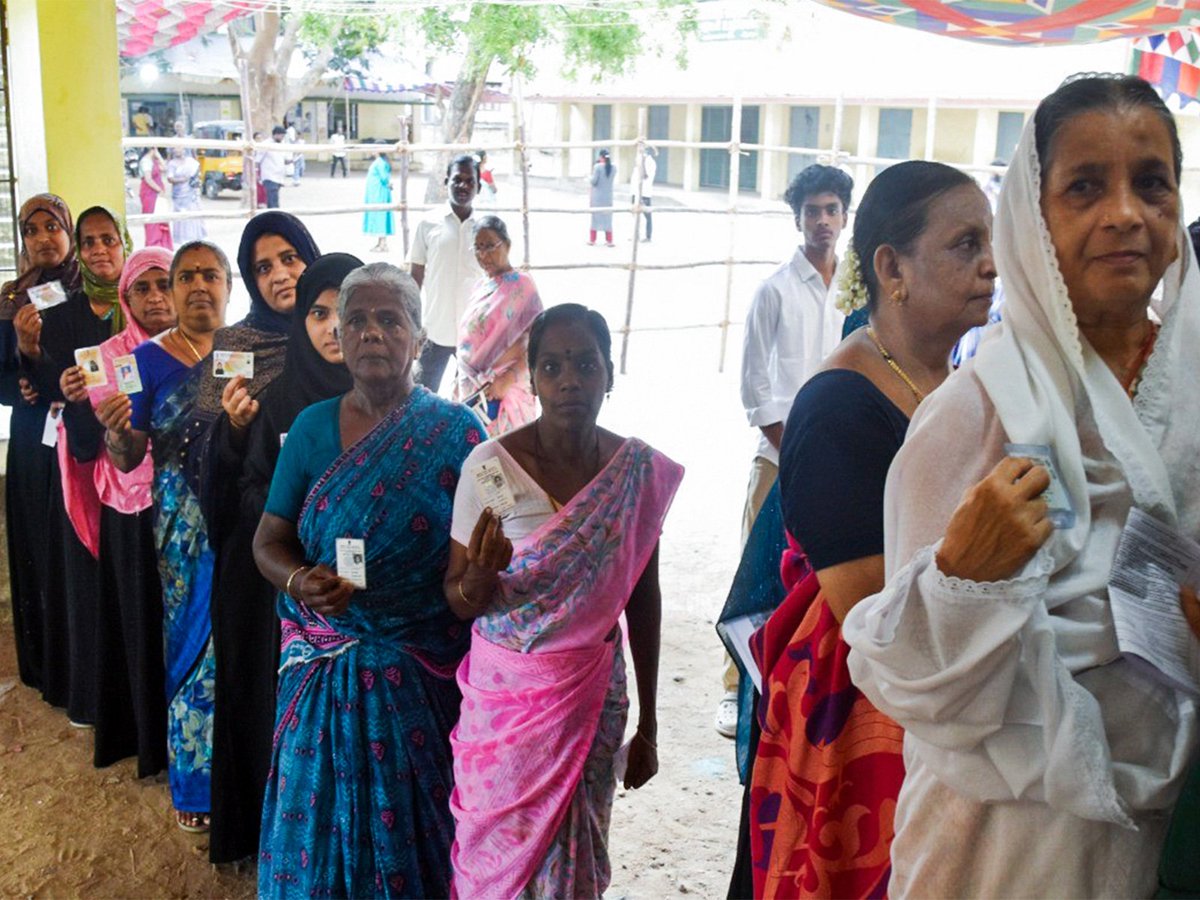 ani_digital's tweet photo. Tamil Nadu elections: Women surpass men in turnout in Ramanathapuram district by 11.31 per cent
Read @ANI Story | https://t.co/hlUXtnxWBk
#TamilNadu #elections #Ramanathapuram #turnout https://t.co/7kMWh8zQog
