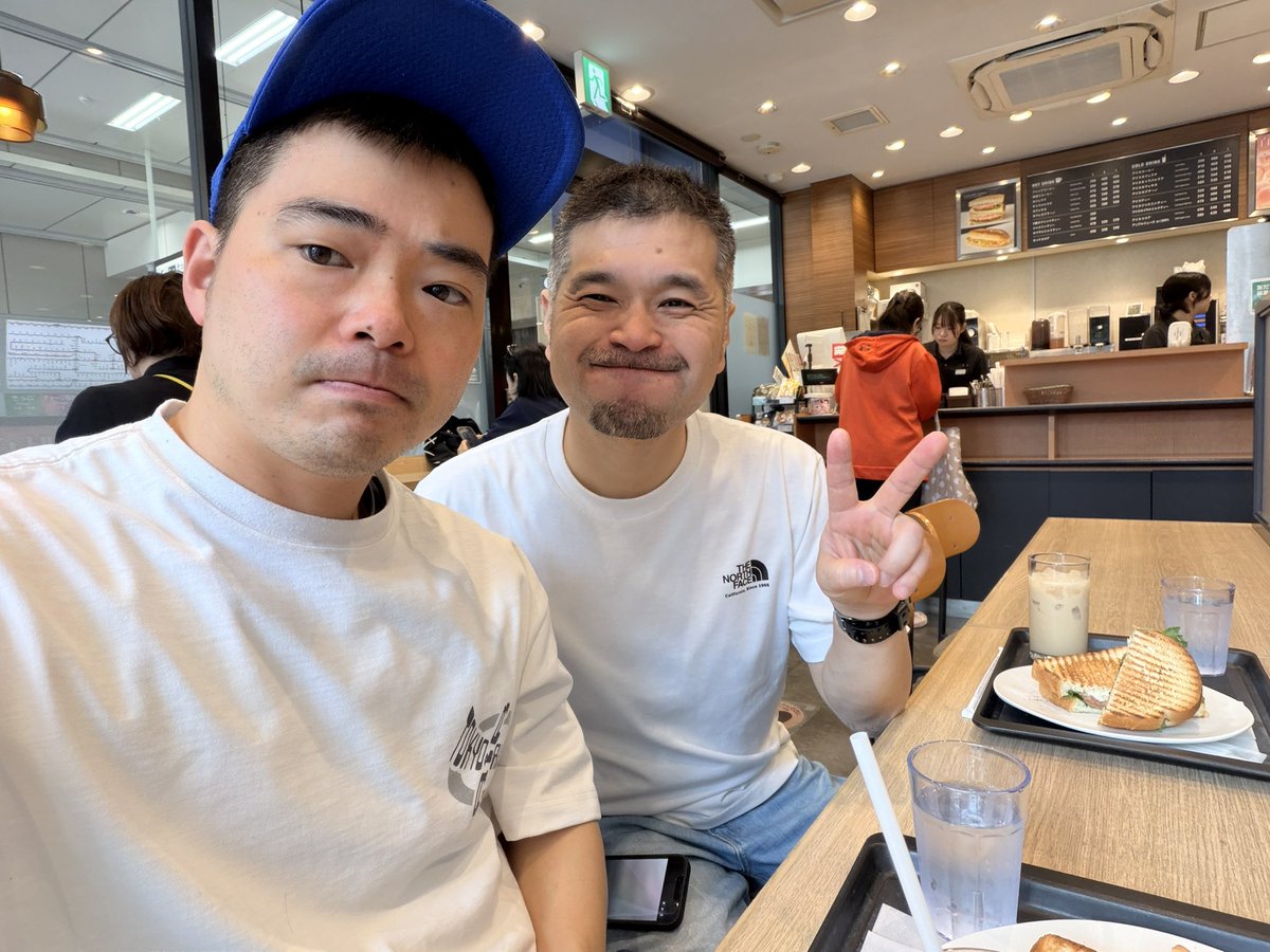 しん"J tweet media