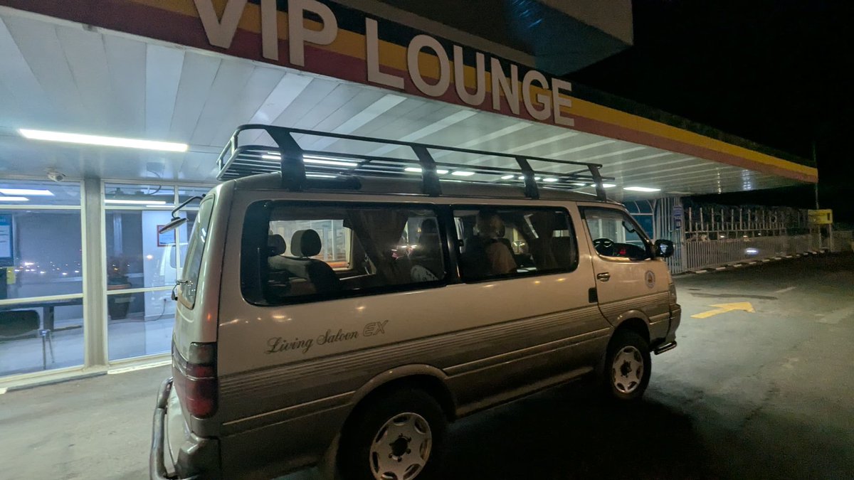 AndrewMuzito2's tweet image. Morning Gigi. #vip #summer #uganda #wildlife @AndrewMuzito