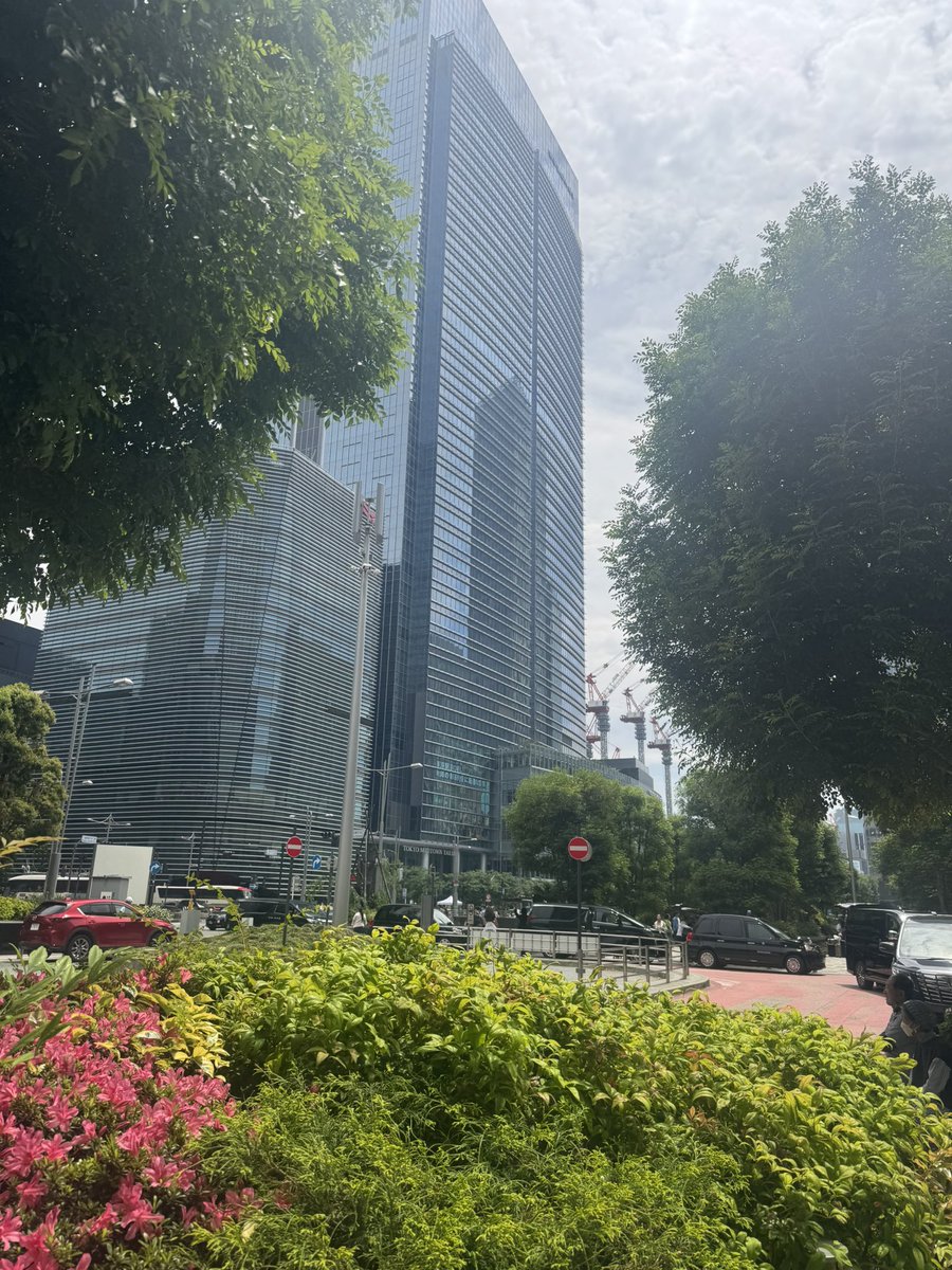 リラ tweet media