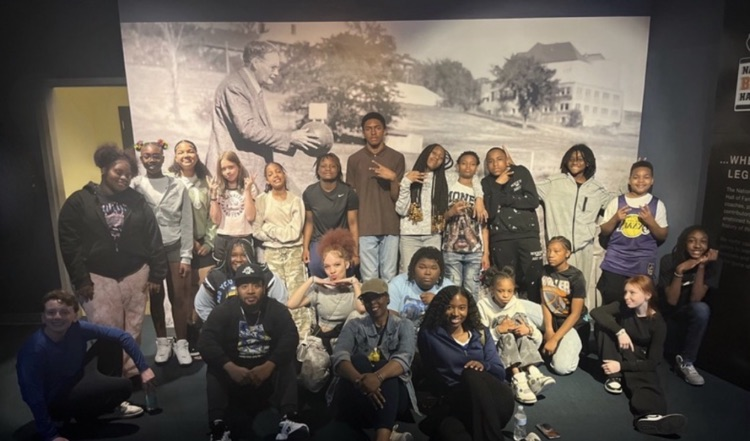 Center Middle School tweet media