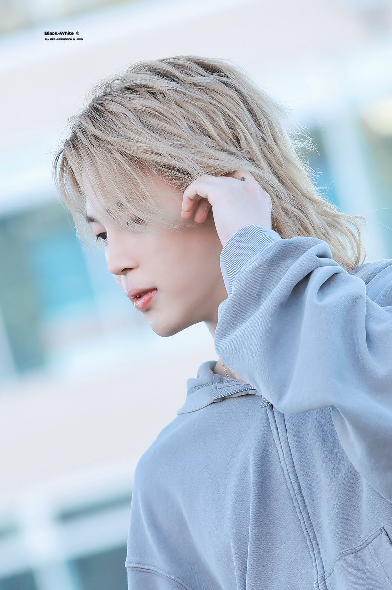 무대 위에서 증명하는 존재감
#JIMIN #오늘도빛나는너
THIS IS JIMERICA
WE LOVE YOU JIMIN 
#JIMIN_WITH_LOVE_USA
