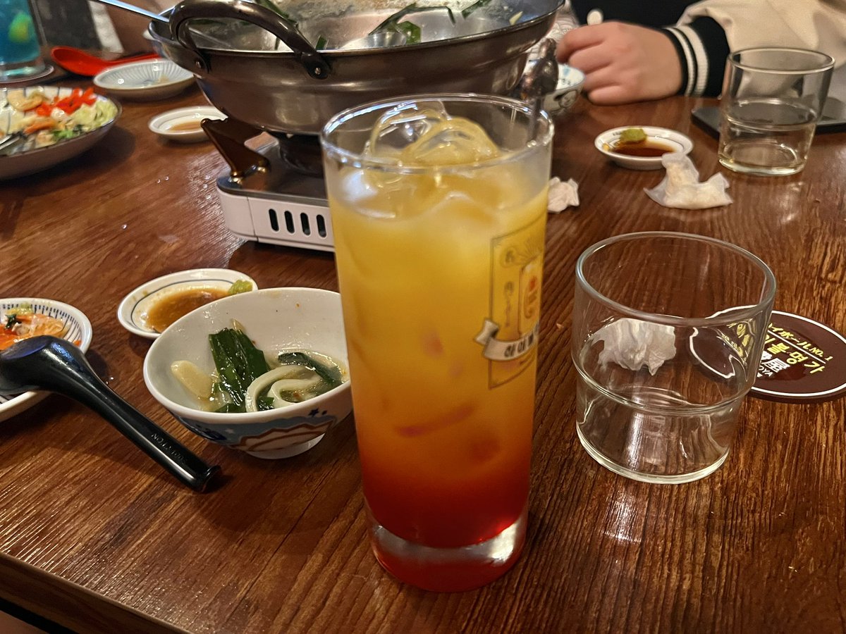 コナ tweet media