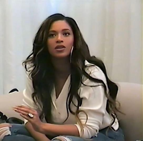 stuckinrem's tweet photo. love dark hair bey from infinity to infinity https://t.co/rOzpkcikYV