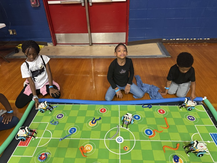 hearnehusky's tweet photo. Alief’s STEMergize &amp; School Choice Event was a hit! 🤖✨ From immersive robots to the CIA competition—it was amazing!

Our Huskies placed 🥈 2nd in Sphero/train &amp; 🥇 1st in drone! 🏆 Our kids represented us well!!!

Huge thanks to the STEM Department! 💙🐾 #HuskyNation https://t.co/w4Az2zoq8u