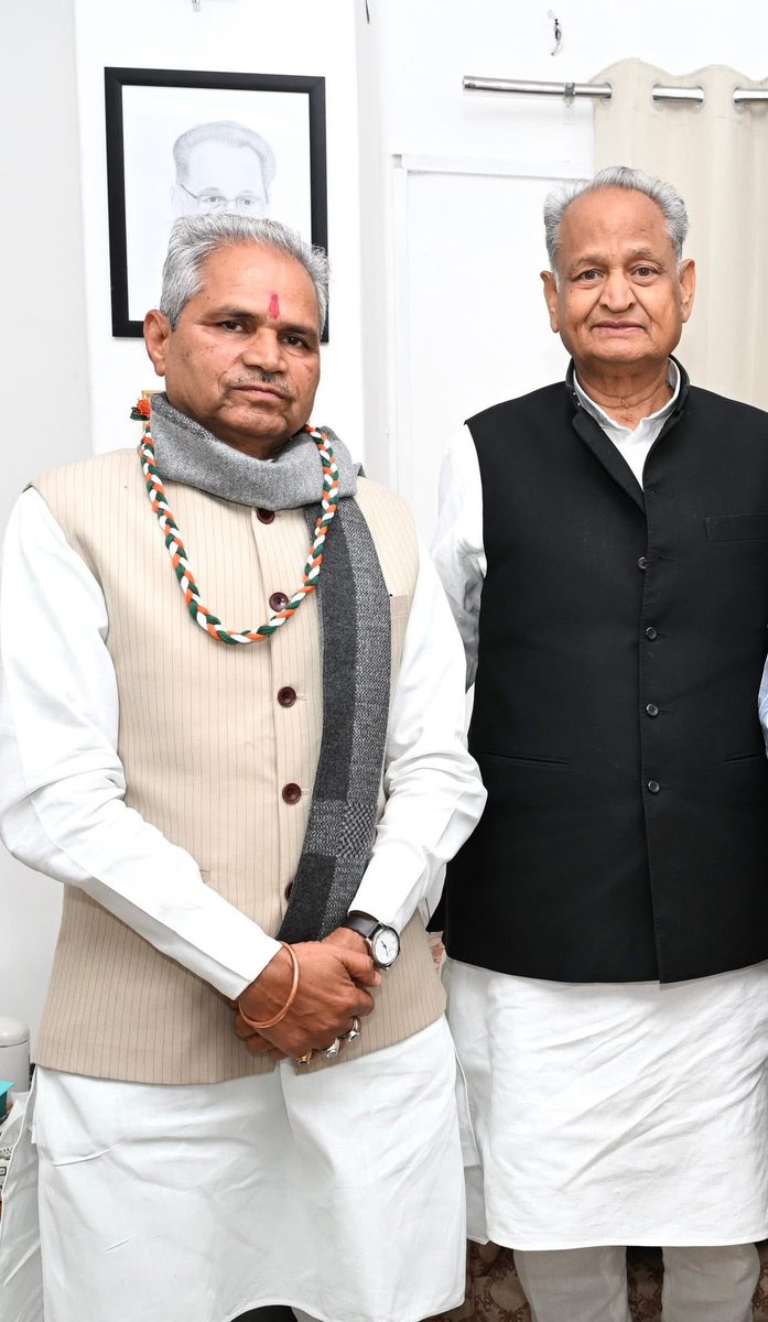 GoparamINC's tweet photo. राजस्थान की राजनीति में सादगी, संवेदनशीलता और जनसेवा के उच्च आदर्श स्थापित करने वाले, जन-जन के प्रिय नेता एवं पूर्व मुख्यमंत्री आदरणीय  @ashokgehlot51 जी को जन्मदिन की हार्दिक शुभकामनाएँ।

आपका संपूर्ण सार्वजनिक जीवन समाज के अंतिम पंक्ति में खड़े व्यक्ति तक विकास और न्याय पहुँचाने के संकल्प का प्रतीक रहा है।

ईश्वर से प्रार्थना है कि आपको उत्तम स्वास्थ्य, दीर्घायु एवं निरंतर जनसेवा की ऊर्जा प्रदान करें।