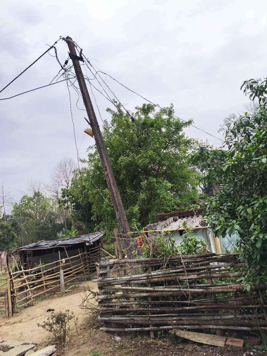 Chidananda01's tweet photo. Requesting urgent rectification of the last electricity pole in our village #Joradanga #Kaniha #Angul . The pole is Damaged and poses a safety risk to residents. Please fix this ASAP. 
@TPCentralOdisha @EnergyOdisha #SafetyFirst #Kaniha #TPCODL https://t.co/WADZL2aly5