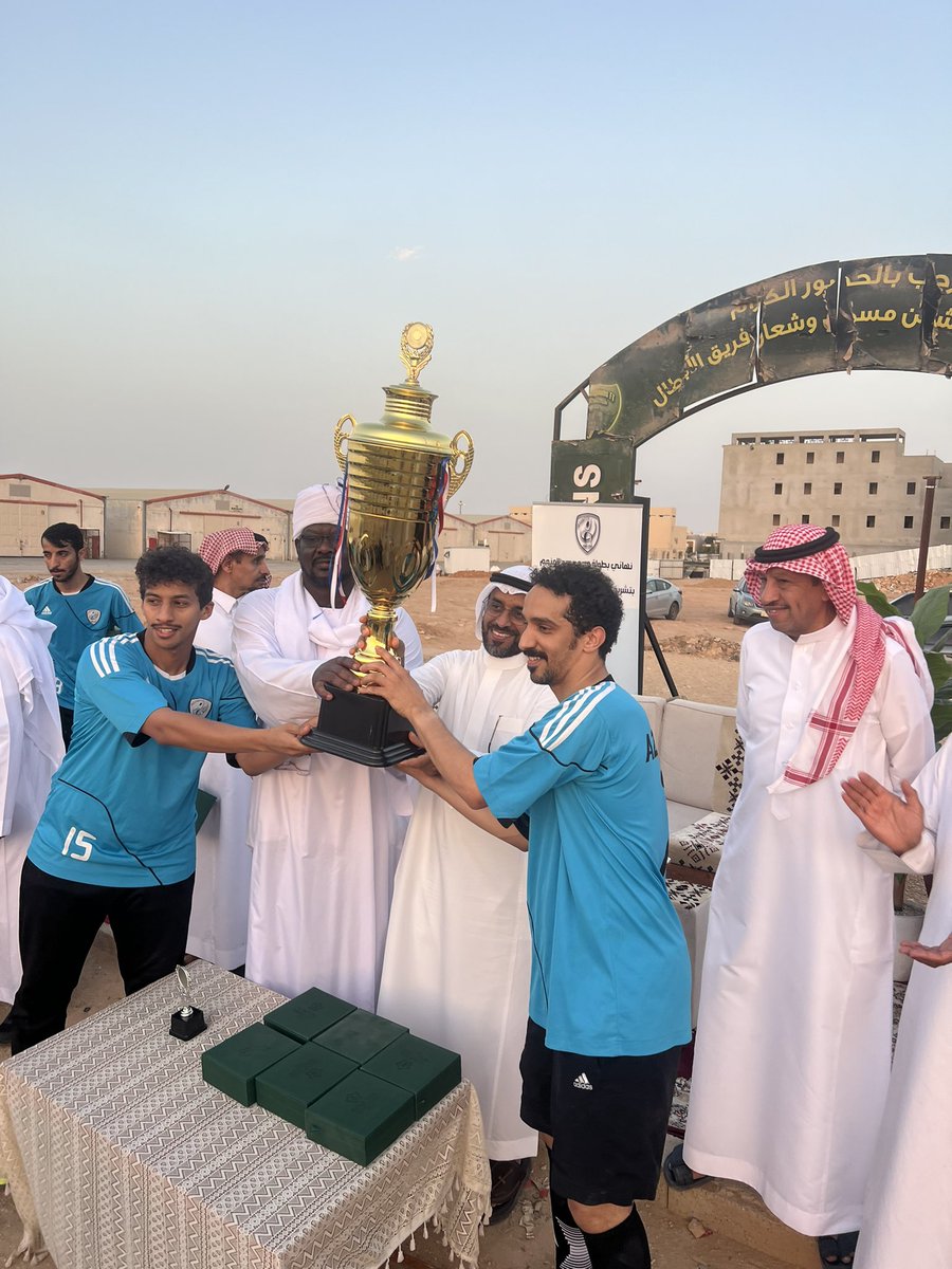 azzurri_1999's tweet photo. @saadloo12 شكر راشد المزيعل على مجهوداته الجباره لانجاح البطولة 😇🩵
وشكرا ابوتركي على تعاونه ودعمه المستمر للفريق 👍🏼😍
وفي الختام شكر خاص لوالدنا ابوسعد على تنظ��مه للبطولة ودعمة الدائم ووقفاته الرائعة ومجهوداته الواضحة ،فكلمات الثناء لا توفيه حقه ،فله منا التحية والتقدير والاحترام 👑💛
4️⃣ https://t.co/2LUCGfwWIW