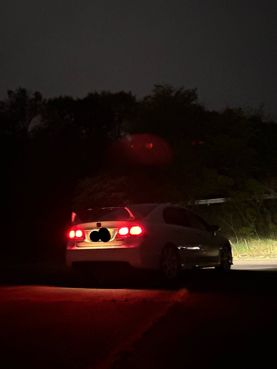 scat_27's tweet image. この度FD2を納車いたしました
初めてのマニュアル車になるので、これから頑張っていく事も、知識つける事もたくさんあると思います。
したい事などもあるので仕事しながらコツコツと頑張っていきます
ぜひ先輩方よろしくお願いします！🙇‍♂️
#FD2 #civic #FD2R #VTEC