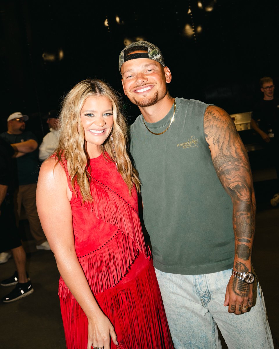 iHeartRadio tweet media