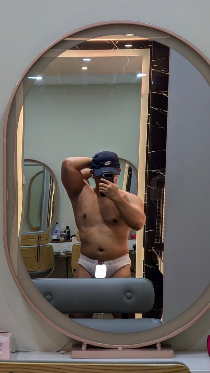 Short King tweet media