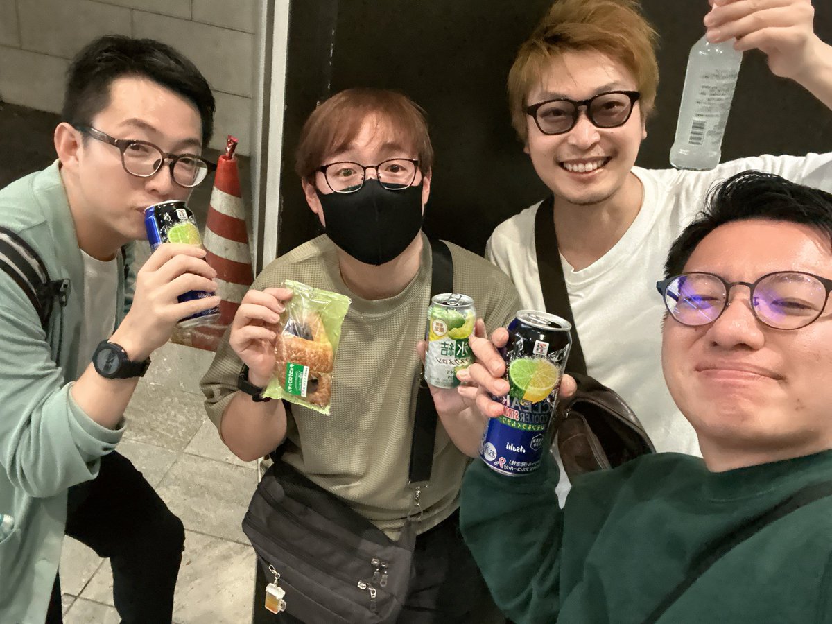 かに tweet media