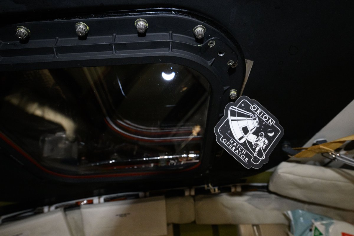 go4gordon's tweet photo. Orion Hatch Operator

#ArtemisII https://t.co/kfJnhRJ8DX