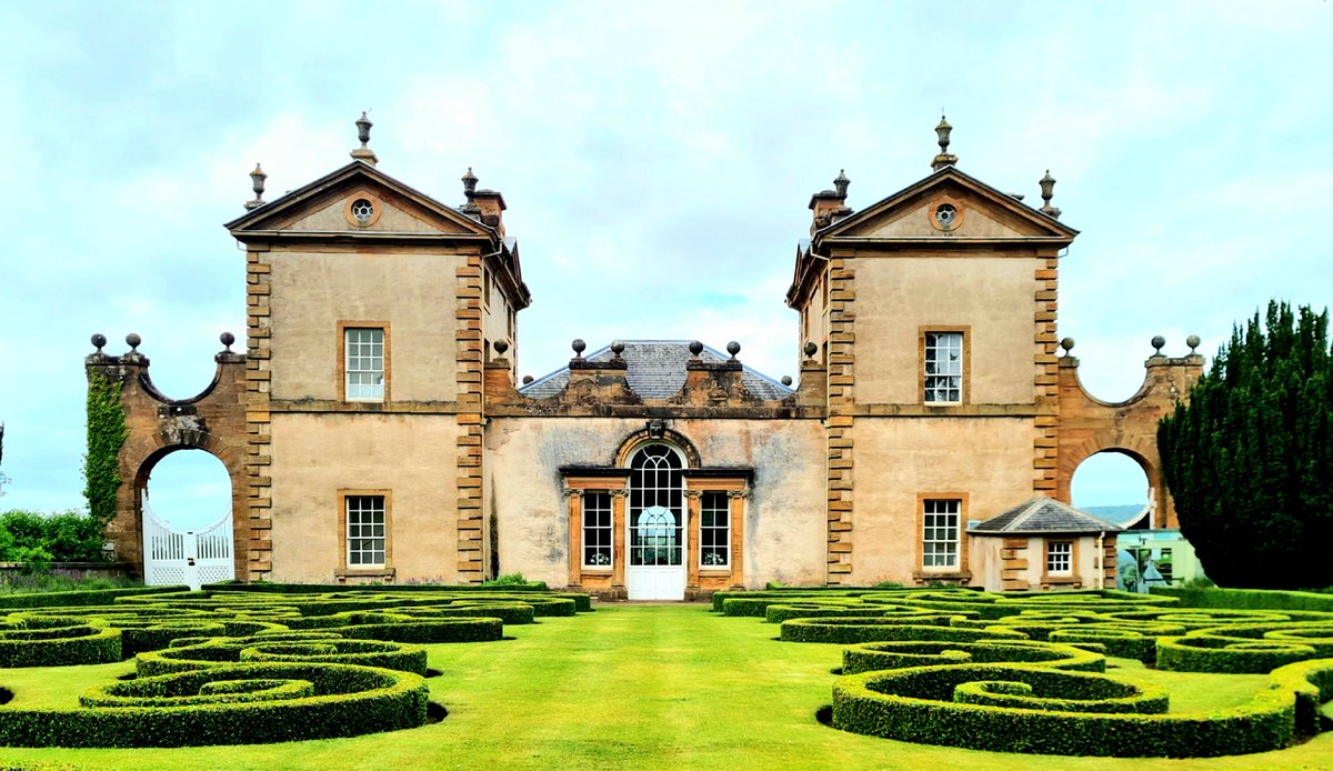 is_glasgow's tweet photo. There are many interesting historic buildings in and around Glasgow, including the Chatelherault ornamental hunting lodge near Hamilton to the southeast of the city.

Cont./

#glasgow #hamilton #chatelherault #architecture #architecturephotography https://t.co/Mi92k9T5Hd