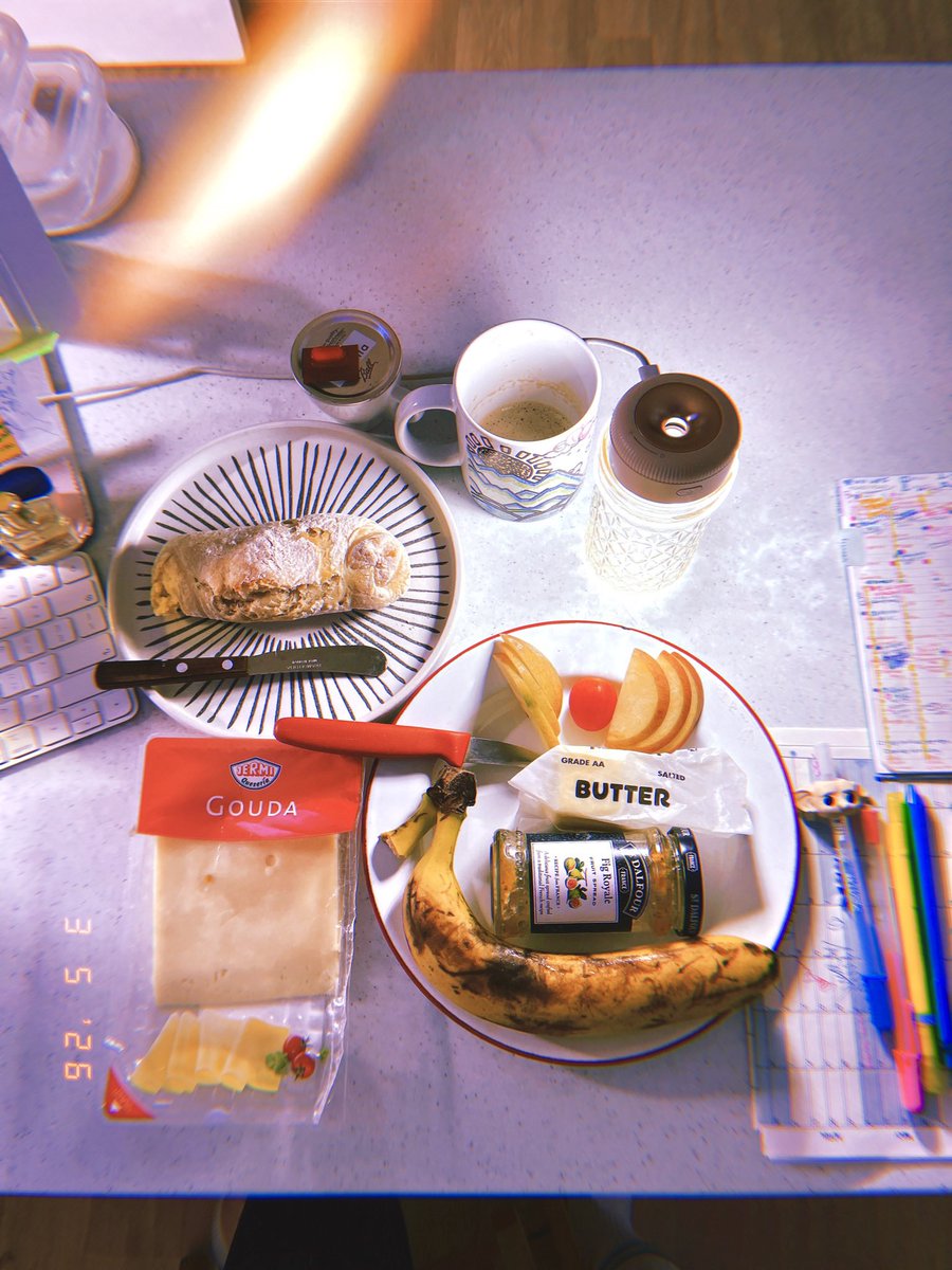 DrewVanilla_'s tweet photo. Coffee o'clockโ๏ธ ์ค๋๋ ์ผ์ด๋๋ <์์ด๋ผํ
>๊ฐ ๋ญ.
๋ฌด๋น๋ชจ๋ ํ ๋ฒ ์ดํน ํ๋ฉด์ ์ฐ๋ฆฌ <๋ณด์กฐ๊ฐ ์ธ ์๋งค> ์์ ํตํ ํ๋ค. ์ธ ์ธ๋๋ธ ์ด๋ฉ์ด๊ฐ ์ธ์ฌํ๋ฉด์ ์๊ธฐ๋ค ํ๊ต ๊ณต๊ฐ ์์
์ ์ค๋น (์ฐ๋ฆฌ ์ง ์ฒญ์๋
)๊ฐ ์์คฌ์ผ๋ฉด ์ข๊ฒ ๋ค๊ณ ์์ค๊ฒ ๋งํ๊ณ ์ฌ๋ผ์ง๊ณ .๐ป๐ซข
#Sn3May2026 #May3 #Cloudy15 #sunday https://t.co/cRSEvSfLSR