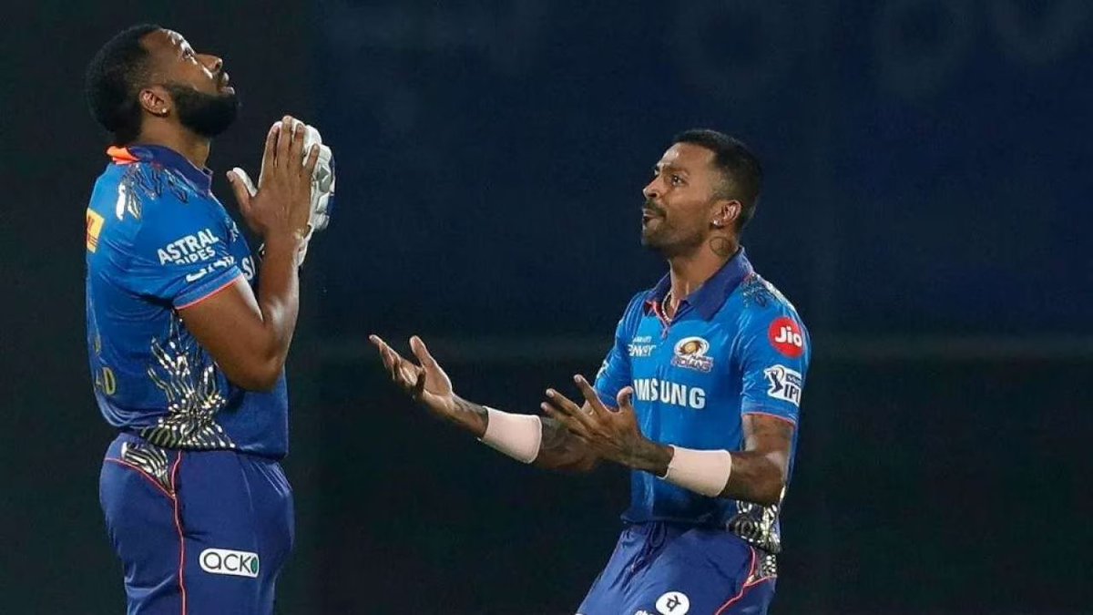 SubbaiahVinod's tweet photo. MI vs CSK  

With the cheat code - 18:12 
Without the cheat code - 3:8

#ELCLÁSICO  #mivscsk #kieronpollard https://t.co/RT6152Fu5R