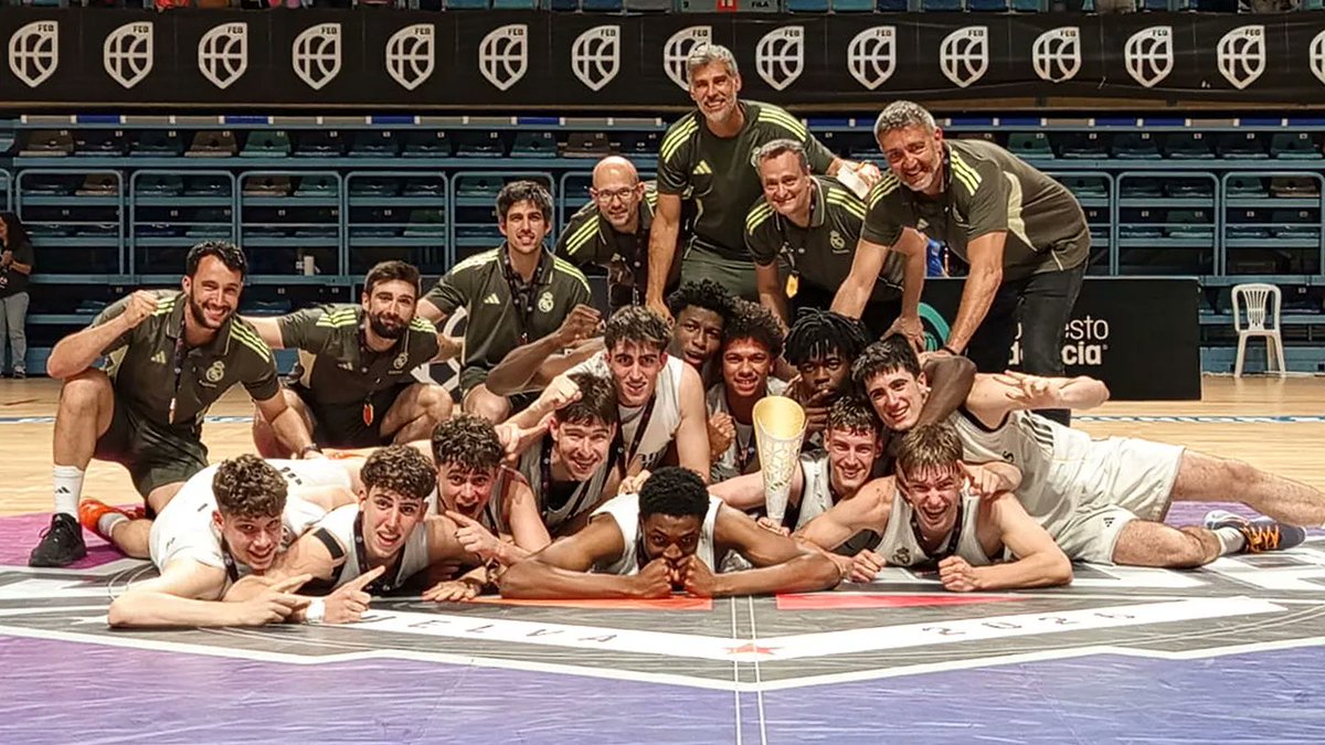 norman826's tweet photo. This has to be one of the most impressive wins in Spanish Junior Championship history, taking down a far more talented Barcelona team that’s absolutely stacked up front. What a gritty group. https://t.co/2Jr1VBEfFp