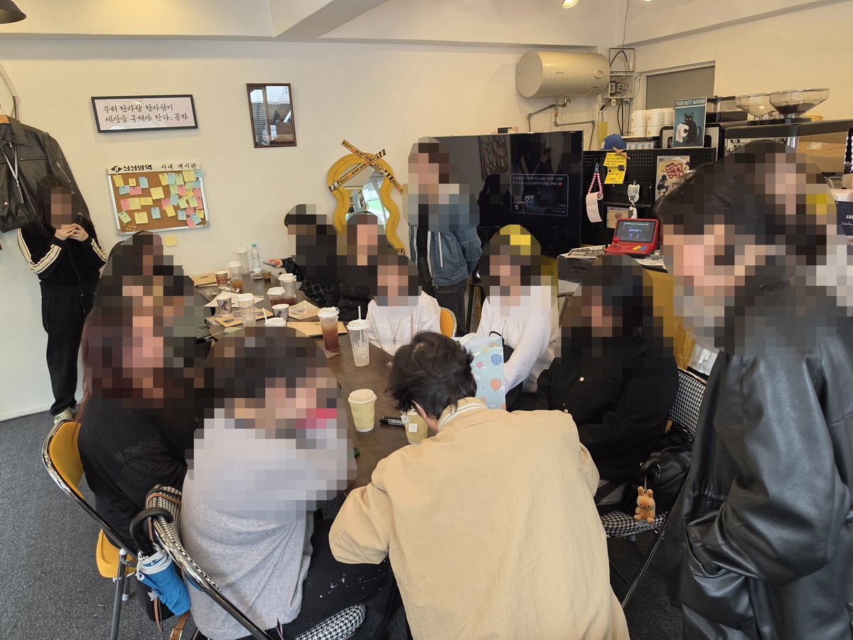 꼬륵 tweet media