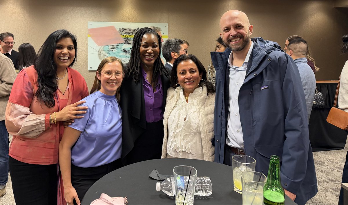 UmaMahadevanIBD's tweet photo. So many stars @UCSF GI reception @DDWMeeting including @AmerGastroAssn  president @LarryKimMD @drbobbybrown @samirguptaGI @IssakaMD @InadomiJ @MikeKattahMD @Realcecum @JeffLeeMD @priyakathpalia @KendallBeckMD https://t.co/yktcHOFhTY