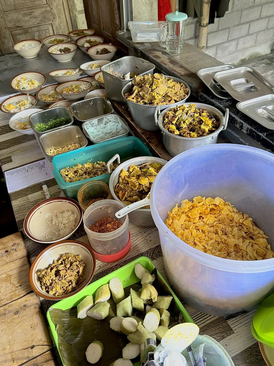 dwsptqum's tweet photo. Sarapan Soto 6000 an di Blitar 🤤🤤 https://t.co/YonmpqdXET