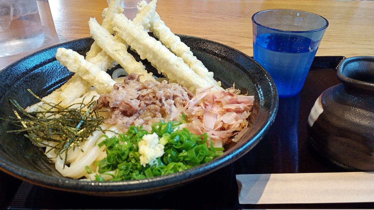 hiro_sna's tweet photo. よかど
肉ごぼう天バラぶっかけうどん https://t.co/cS3uBwbk14