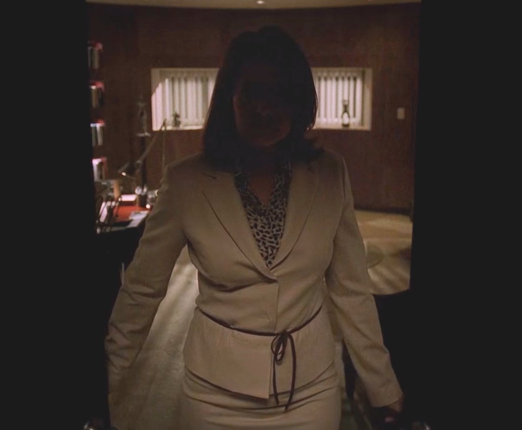 elé —lorraine bracco's lovebot ♡₊˚⊹ tweet media