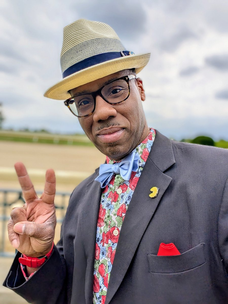 Rob64Games's tweet photo. It's a big one and Kentucky Derby Day - cheers, let's go crazy! 🏇🏾🥃🎂 https://t.co/foECZcpJaA