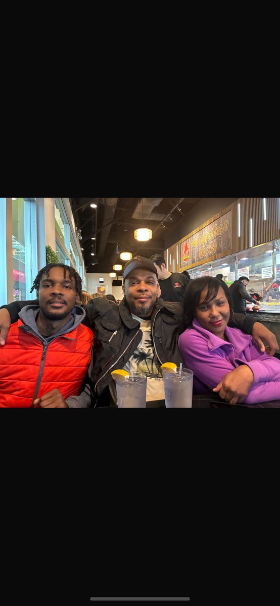 fratearth's tweet photo. When you love what you have.. you have everything you need!! 🙌🏾#love #family https://t.co/BWGM6ZFes0