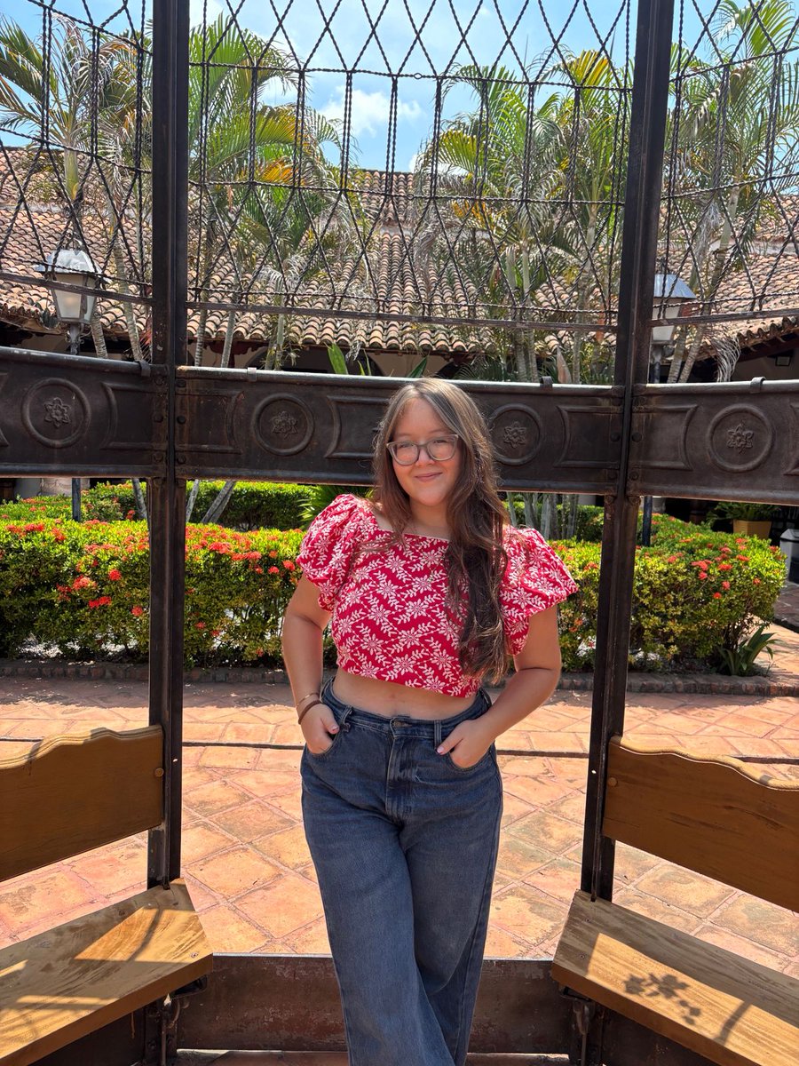 camoclax's tweet photo. Hermosa mi novia en su viaje a Mompox. Feliz. https://t.co/4JXZaL0dI6