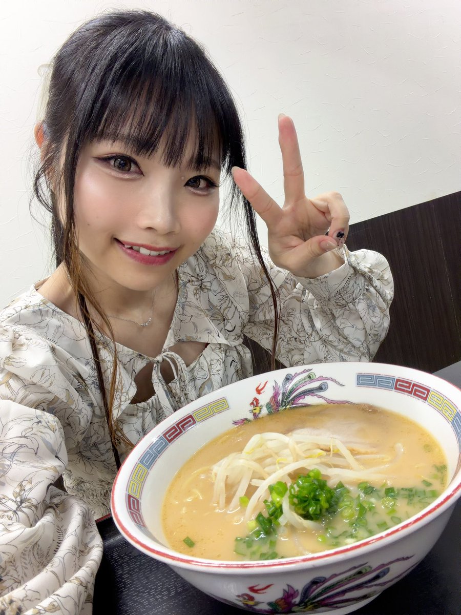 manaty_18's tweet image. 最初全然いいとこ見せられなくて
応援してくれてるみんなに申し訳なかったけど
なんとかラッシュ引けましたっ✌🏻🌟

とりあえず第一目標だった20000発はクリア🩷
次は40000発目指したい！！！

そして最終的にコンプしてみたい、、🥺

お昼休憩にラーメン食べたので後半戦も頑張る🩷
応援してね📣
#PR