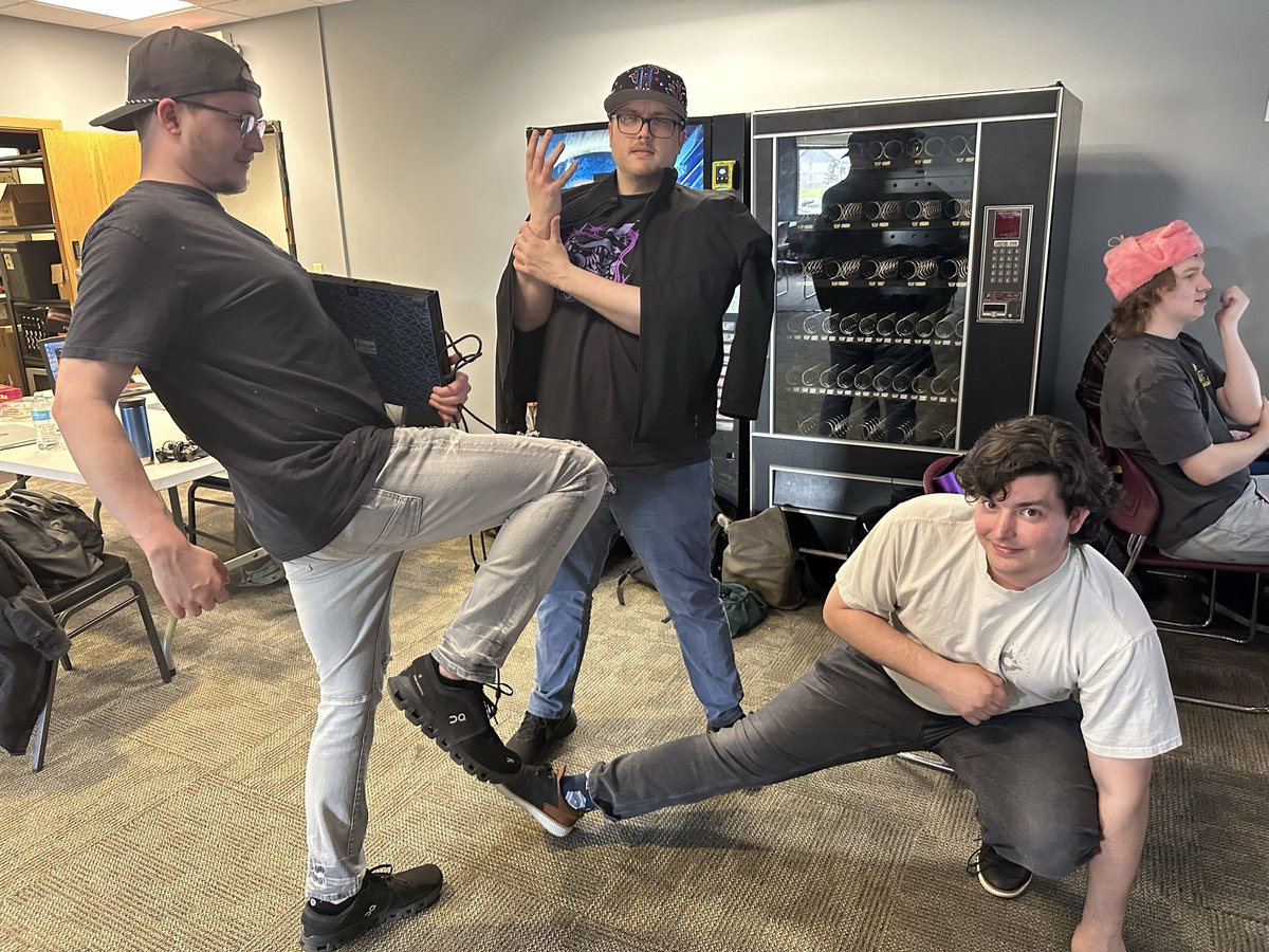 RunTheMix tweet media