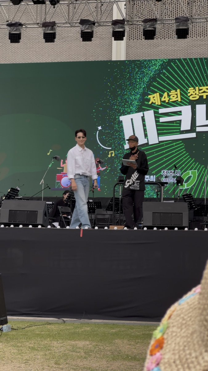 오랜만에 가보는 야외 콘서트 재밌었다😁
리허설 보는 재미도👍